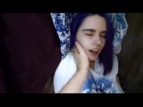 ❤️ Leidsin oma õe kapist ja aitasin tal cumida ❌ Kaunis porno at us ️❤